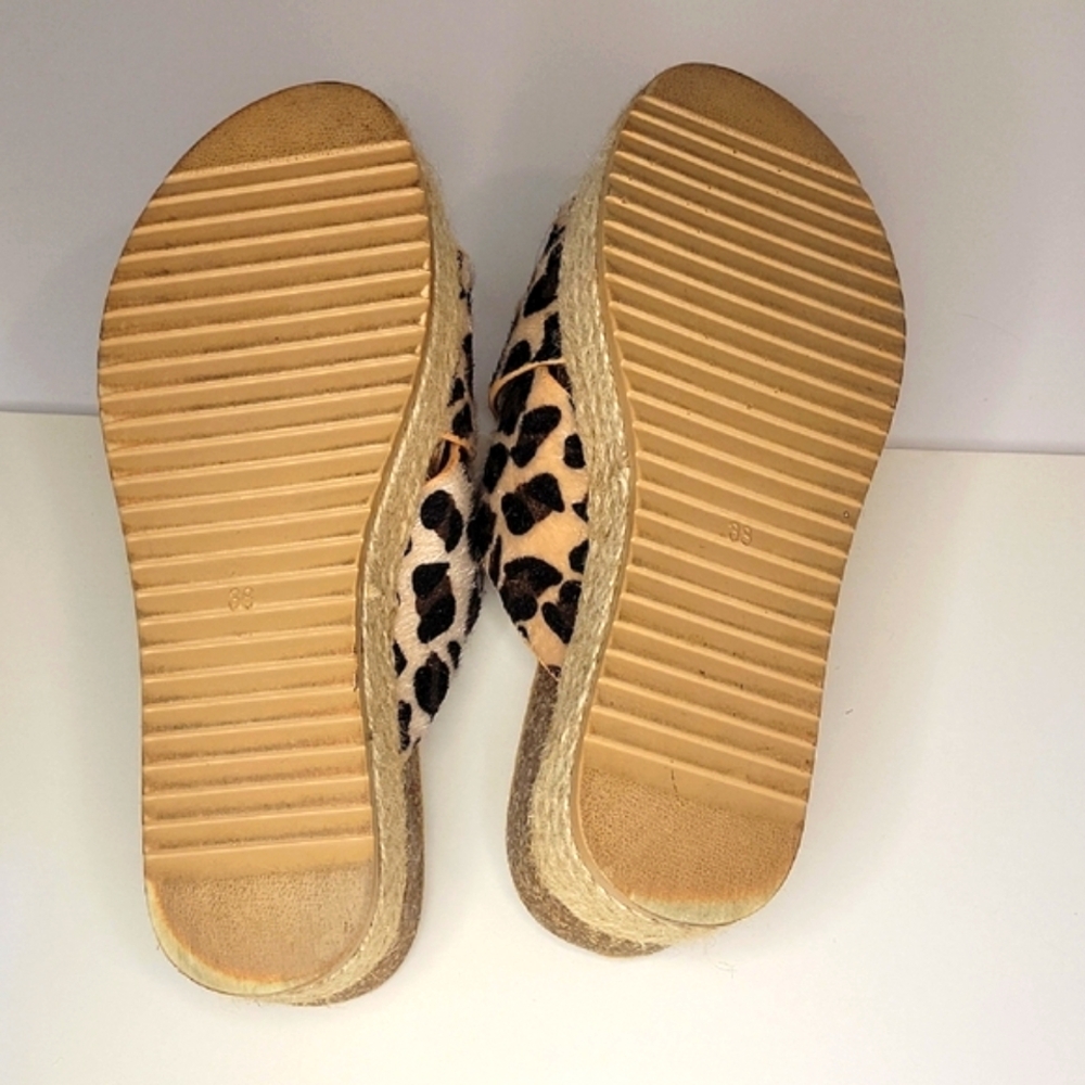 Leopard Print Women's Sandals, great with crop jeans #4 - Picture 5 of 5